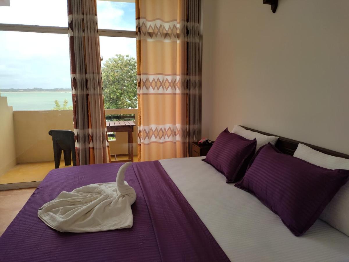 Htn Bay Resort Weligama Extérieur photo